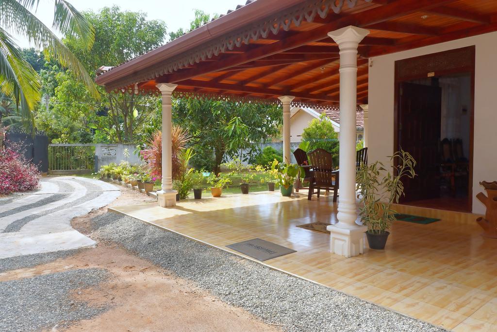 Damith Tourist Inn Mirissa Dış mekan fotoğraf