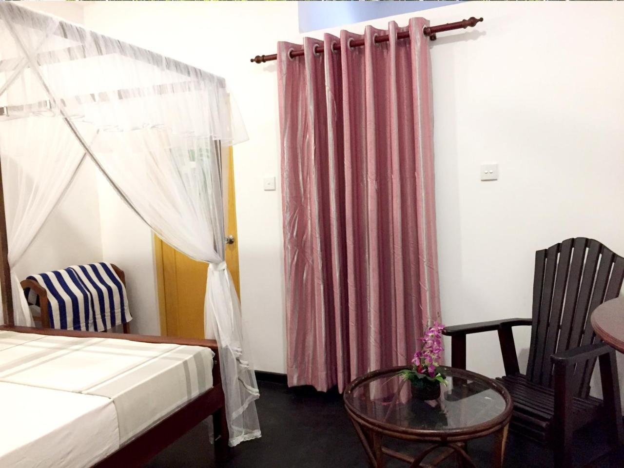 Damith Tourist Inn Mirissa Dış mekan fotoğraf